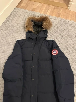Canada goose  - Skick 10/10 | Aldrig använd, pga fel storlek | Strl: S men sitter större | Priset ej hugget i sten 