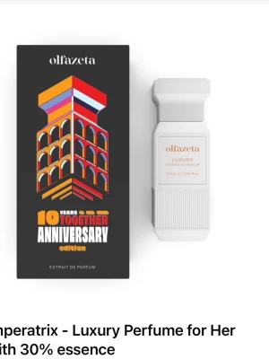 Olfazeta Luxury Parfym 50 ml - Exklusiv Olfazeta Luxury Extrait de Parfum i 50 ml jubileumsutgåva. Intensiv, långvarig doft med lyxig design. Perfekt för dig som vill ha något unikt och elegant. Unisex. 