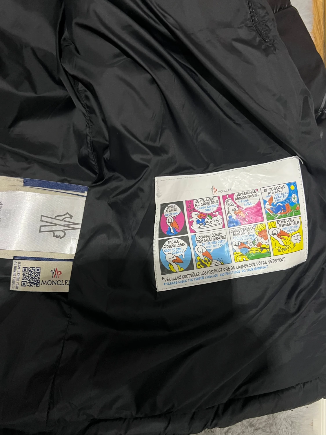Svart Moncler pufferjacka med huva - 3