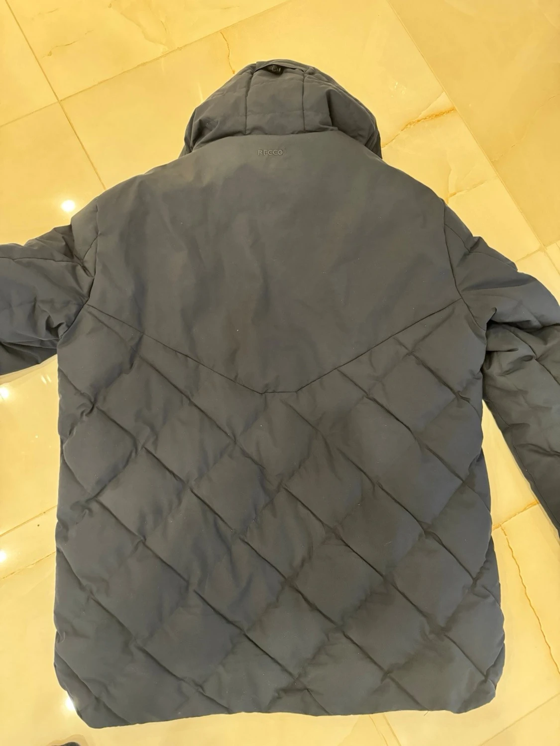 Mörkblå pufferjacka från Peak Performance - 2