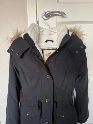 Jacka - Superfin & jättemysig Hollister jacka. Aldrig använd!