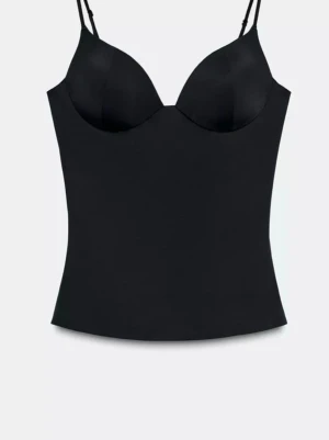 topp zara - storlek s och säljer pga av att ja har fått två så den är aldrig andvänd och hat prislapp kvar!!!