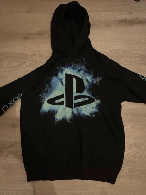 Sweatshirt från H&M - Har använt den bara 1 gång.