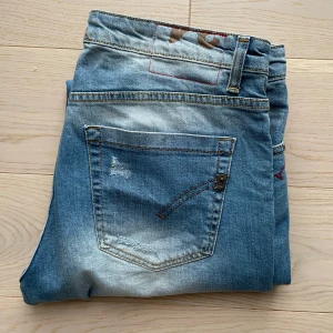 Dondup jeans - Skick 9/10 | Nypris: +4000kr, säljer endast för 500kr! | Hör av dig vid frågor!