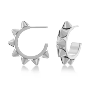 Edblad örhängen  - Fina silvriga örhängen från Edblad med coola nitar runt om. Perfekta för att ge en fin touch till din stil. Kommer i originalförpackning. 