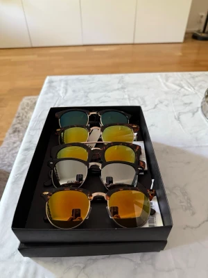 Solglasögon  - Priset är för alla 5. 