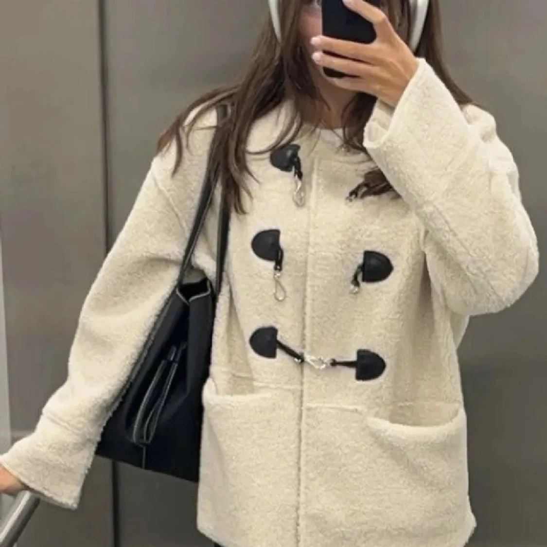 Beige teddyjacka med spännen från MQ - 1