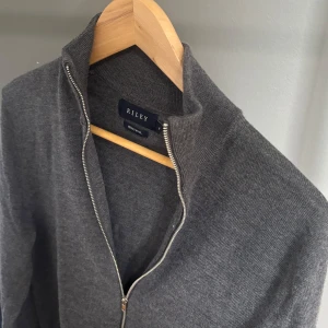 Riley merino zip - super fint skick | skönt material | bra dragkedja | fin passform | normal i storleken | pris kan diskuteras vid snabb affär 🙌