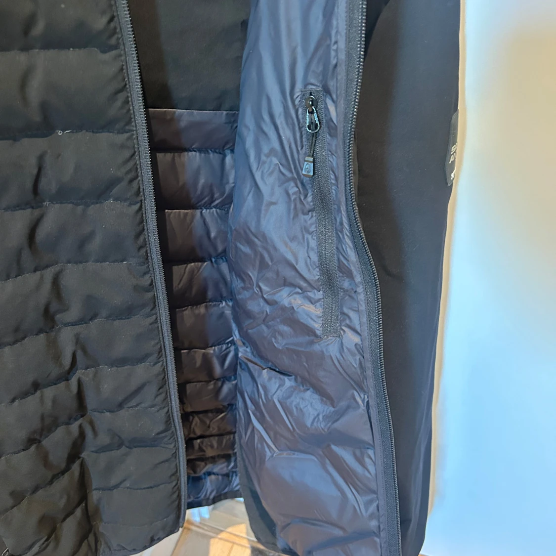 Svart pufferjacka från Sail Racing - 1