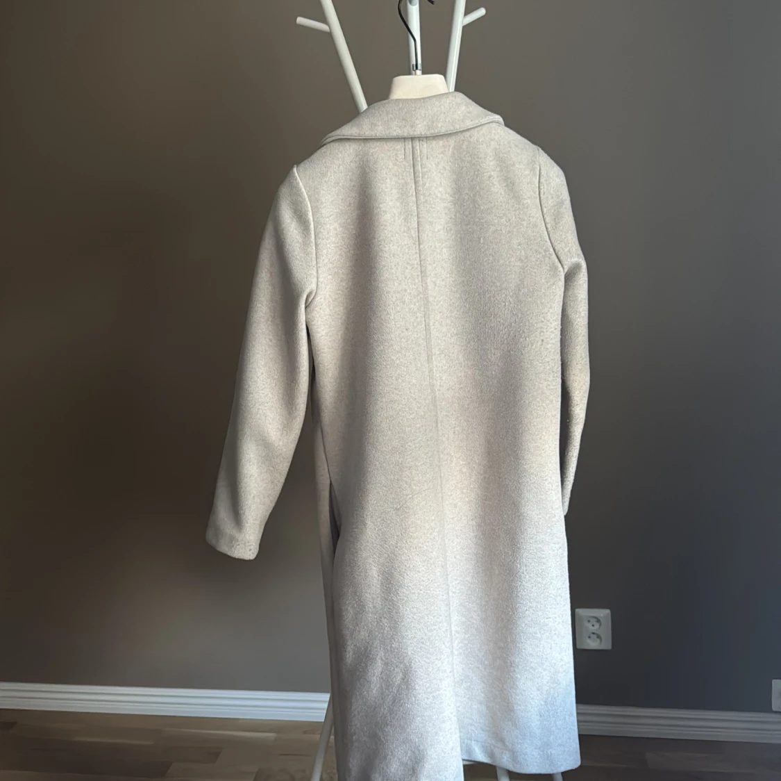 Beige kappa från Zara  - 3
