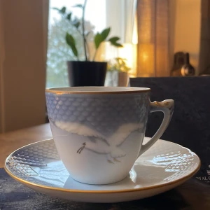 Servis  - Aldrig använda Blå måsen från Royal Copenhagen, 6 stycken koppar tillsammans med 6 fat, pris kan diskuteras!😊