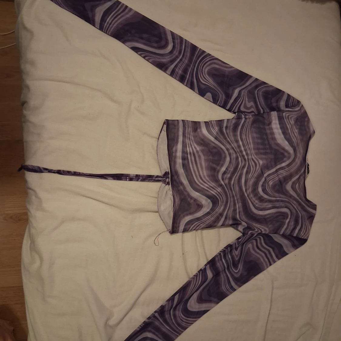 Lila mesh topp med vågigt mönster - 1