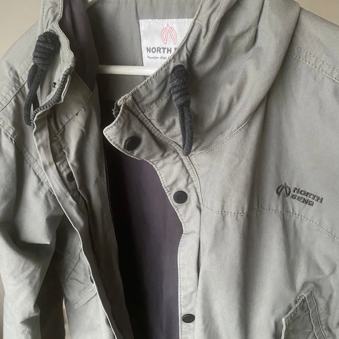 Grå vindjacka från North Bend