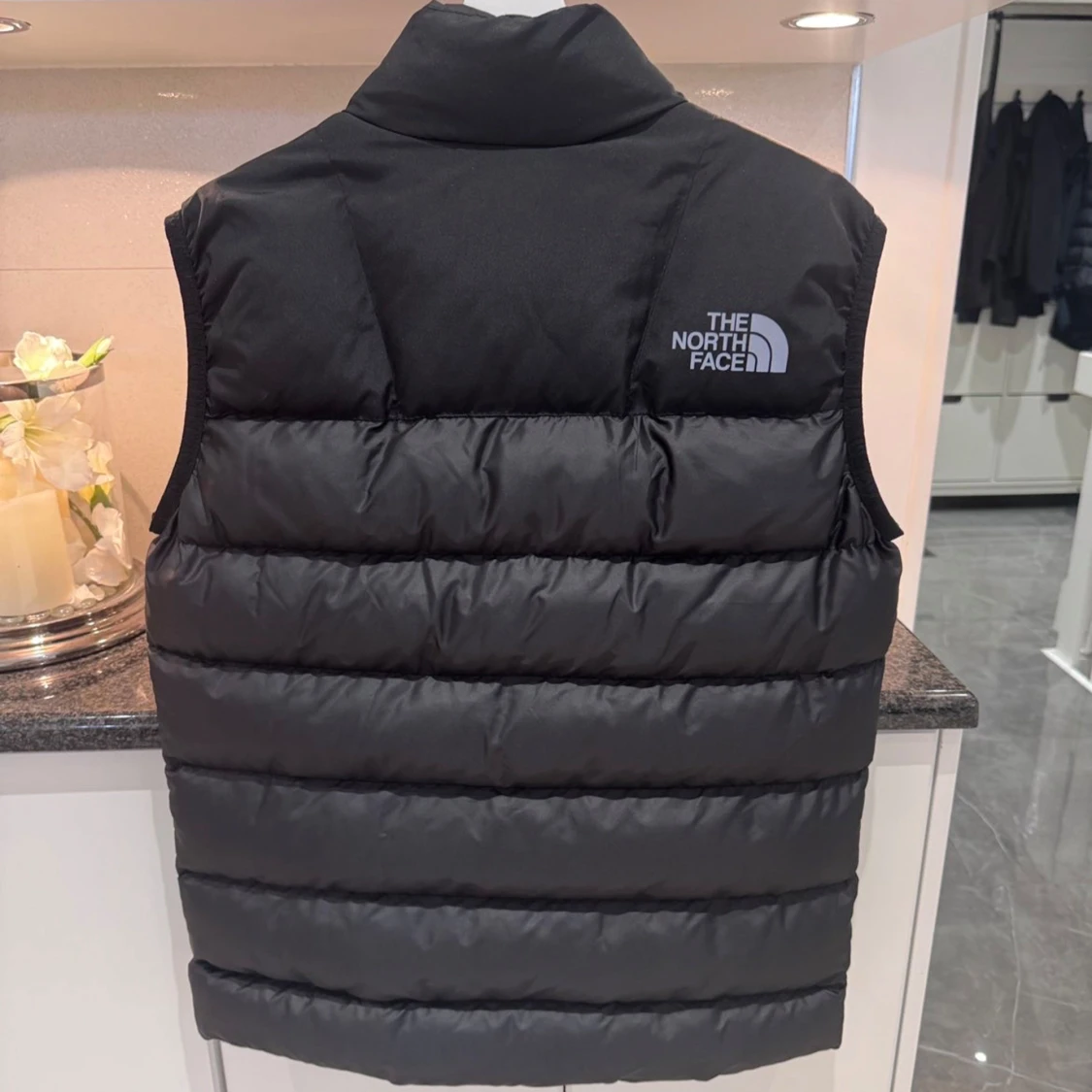 Svart dunväst från The North Face - 1
