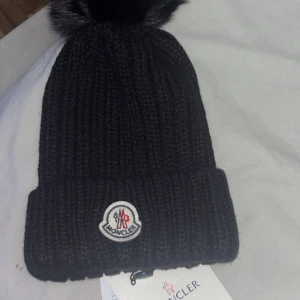 Moncler mössa tjej - Moncler mössa inga konstigheter snabb leverans