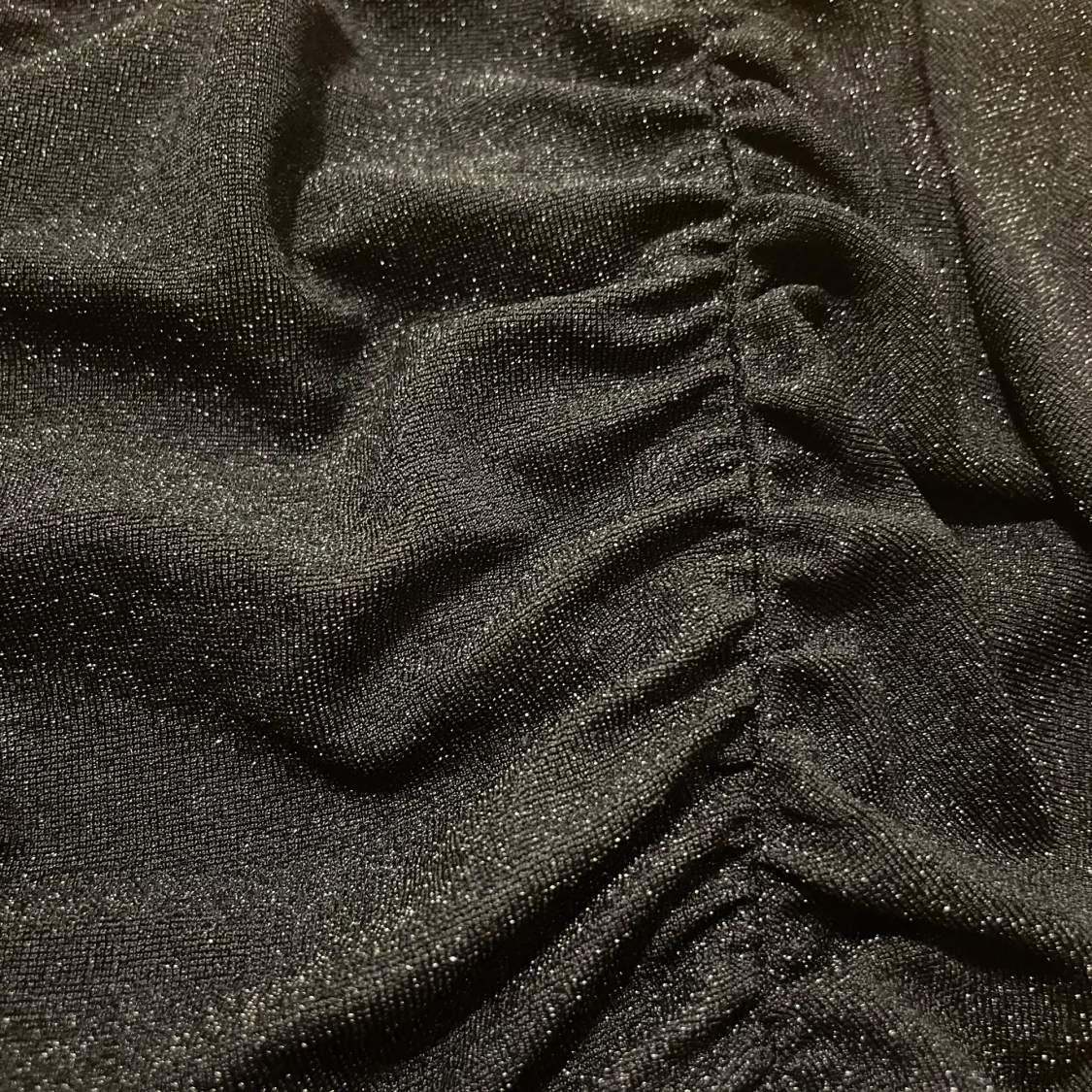 Svart glittrig topp från By Swan - 1