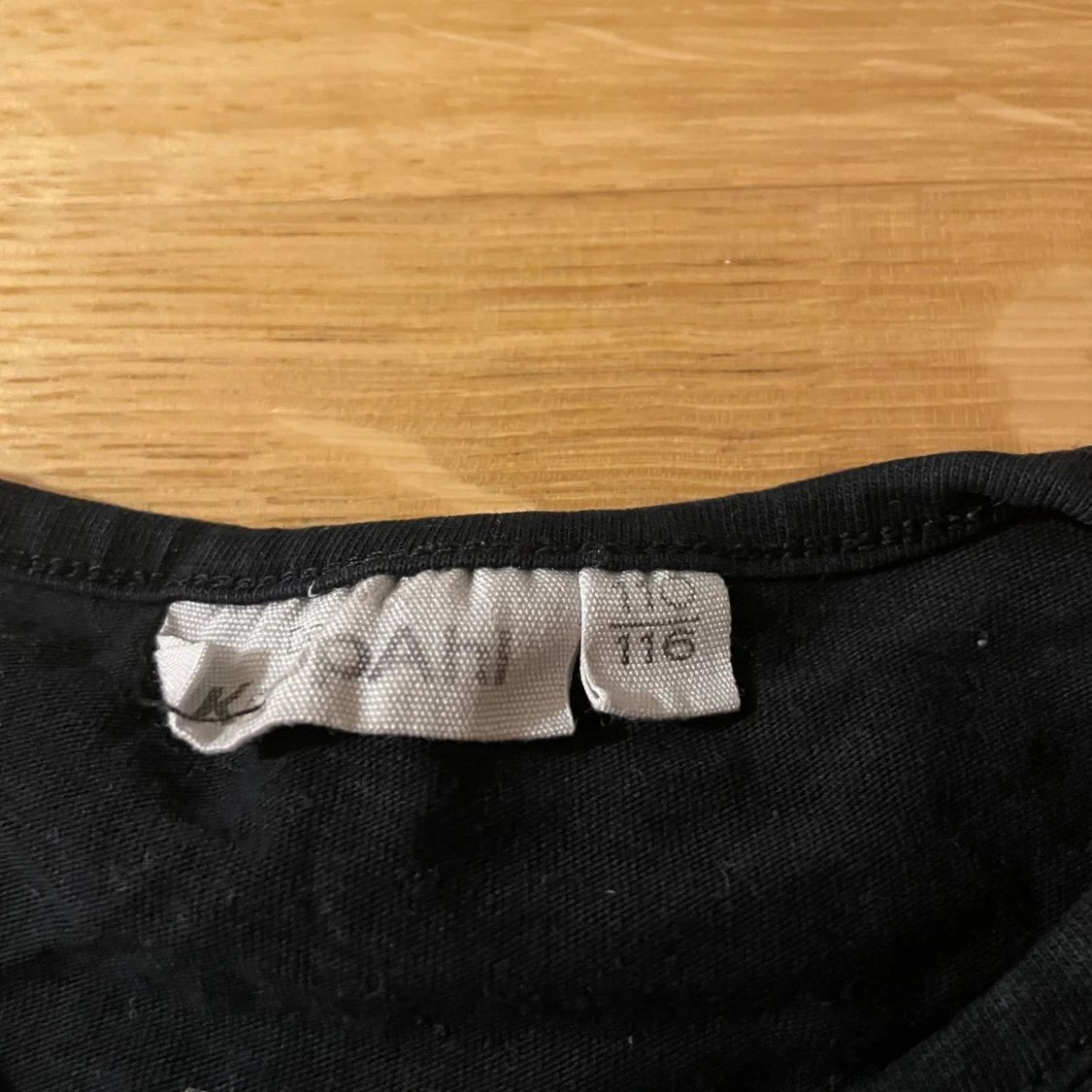 Svart klänning med text No.1 Awesome - 3