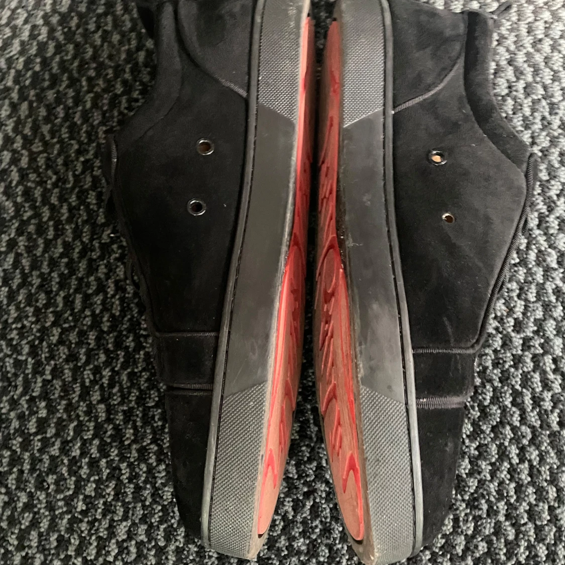 Christian Louboutin svarta sneakers mocka - 2