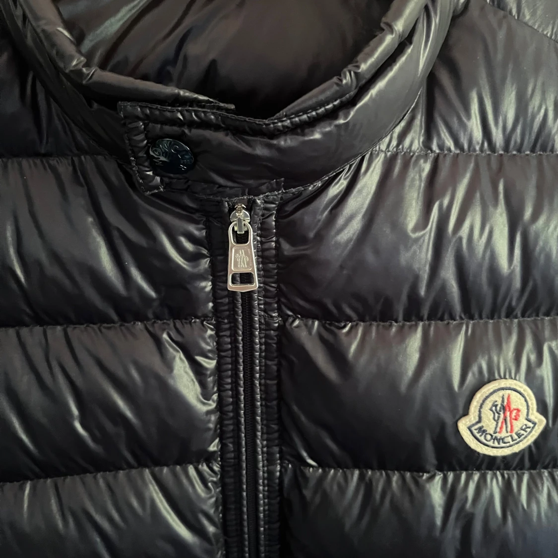 Svart dunväst från Moncler - 1