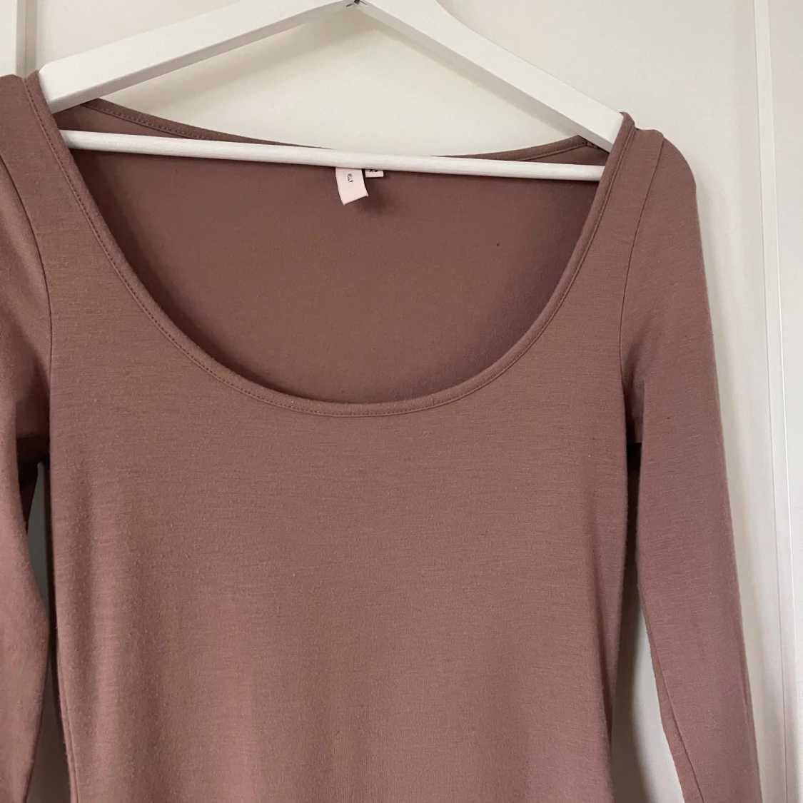 Brun långärmad maxiklänning Nelly XS - 1