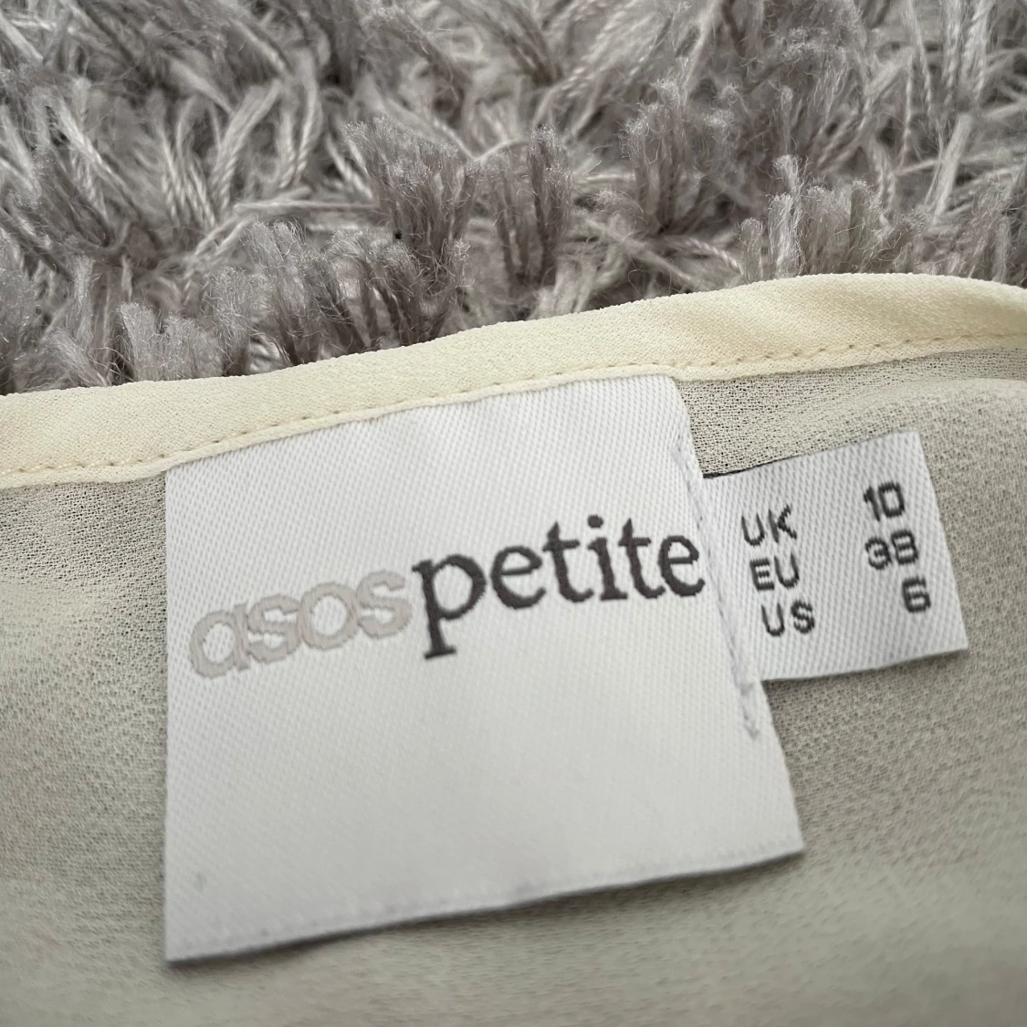 Vit blus med volang från ASOS Petite - 1