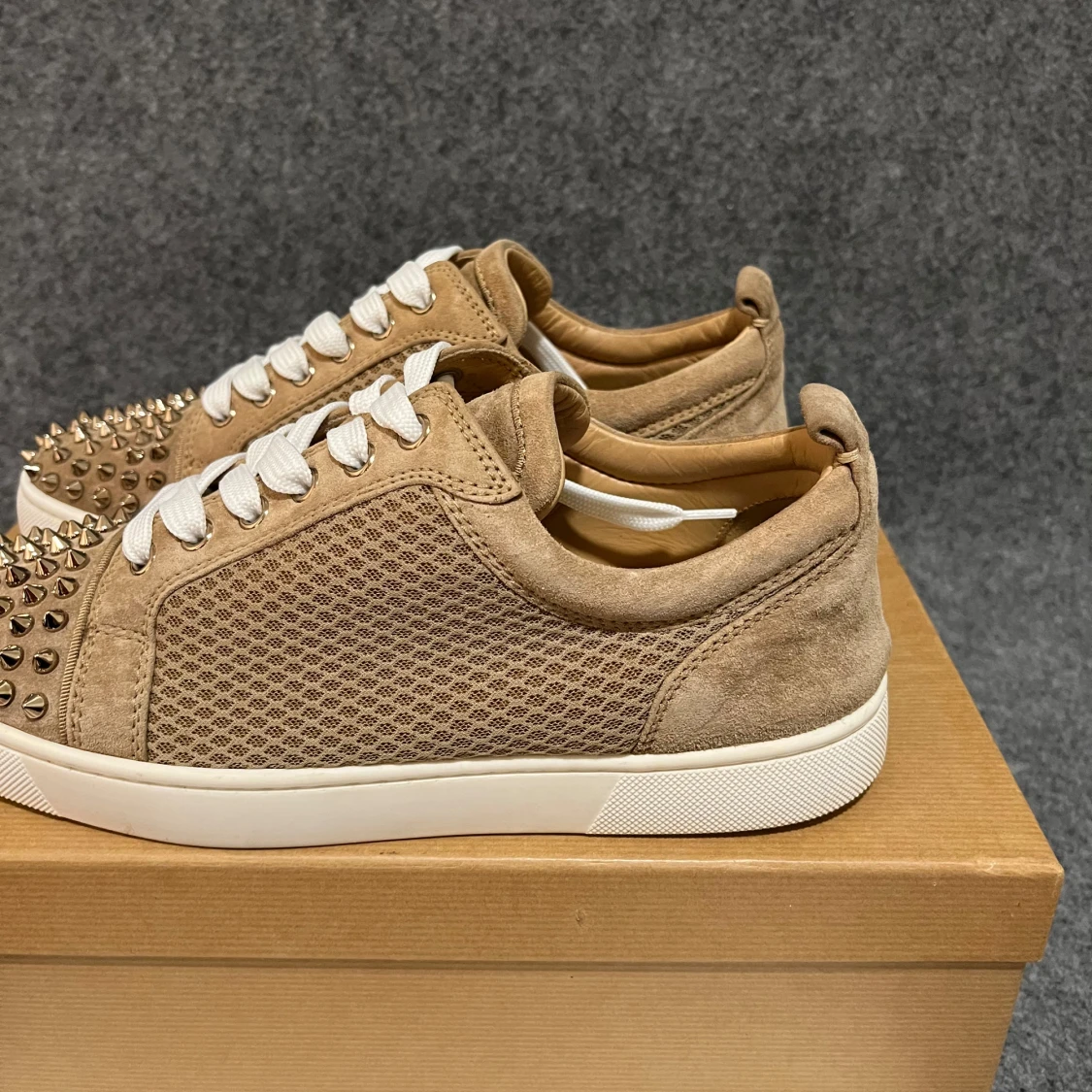 Bruna Louboutins med nät (nya)  - 2