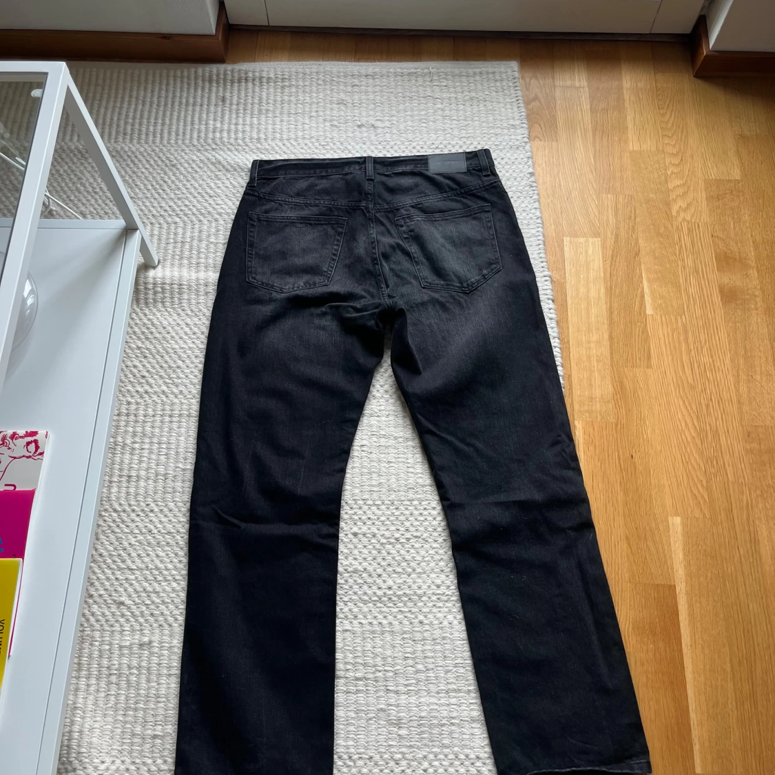 Weekday - space straight  - 1