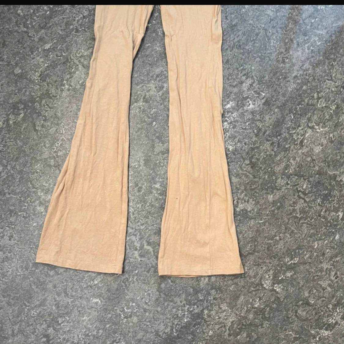 Beiga bootcut byxor från 157 XS - 1