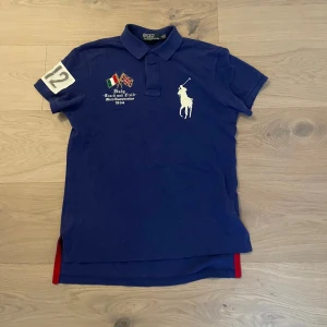 Ralph lauren piké  - Säljer nu min feta chief keef piké från Ralph lauren. Inga defekter i bra skick. Storlek: S hör av er vid några frågor🙌