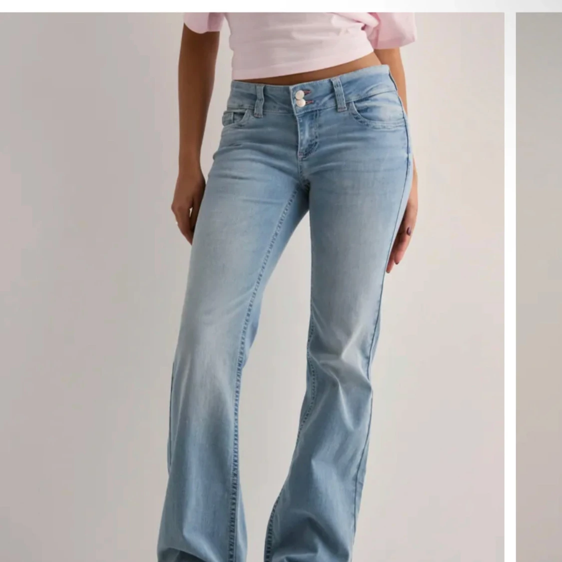 Ljusblå bootcut jeans  - 1