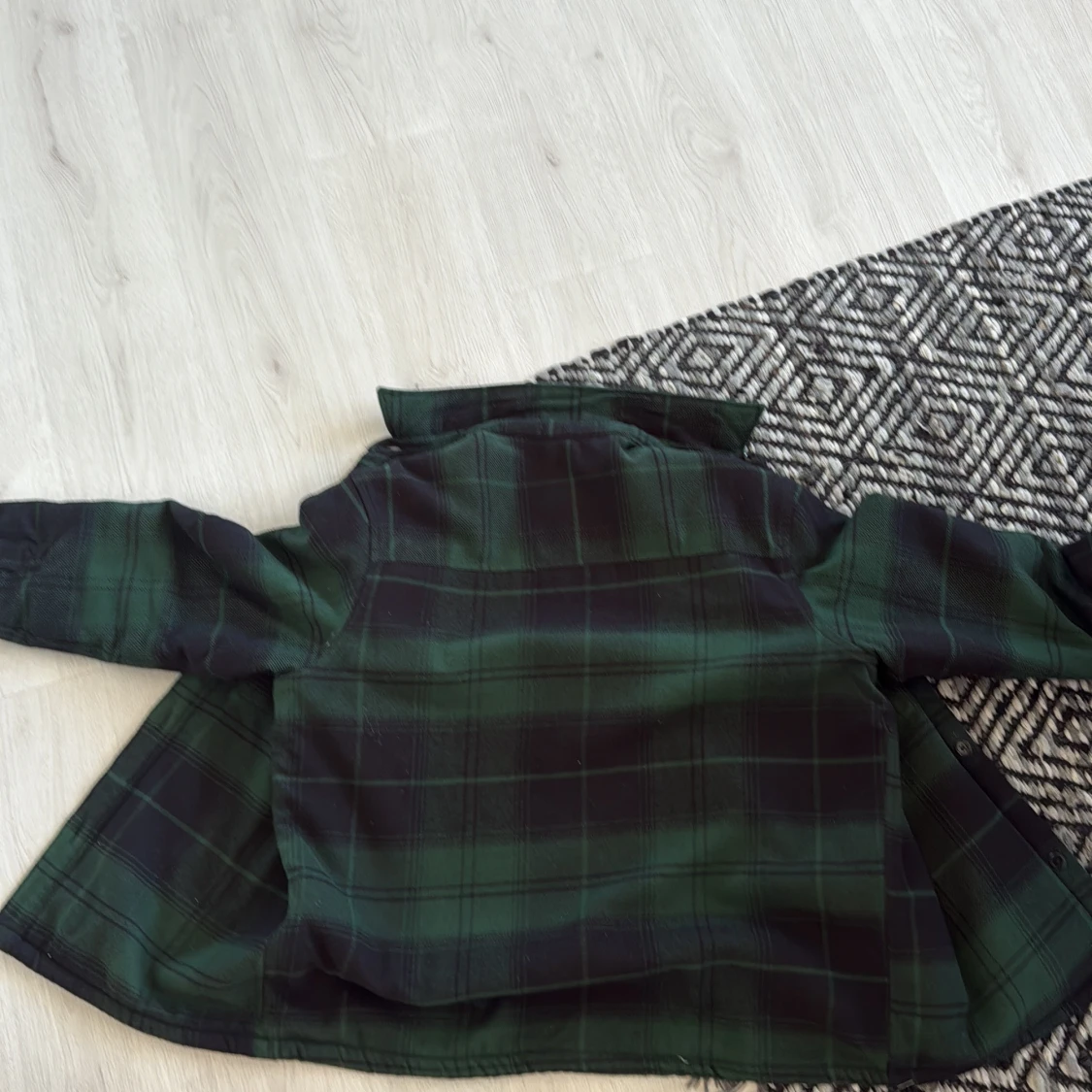 Grönrutig overshirt med teddyfoder - 2