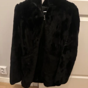 Pälsjacka  - Nästan oanvänd 