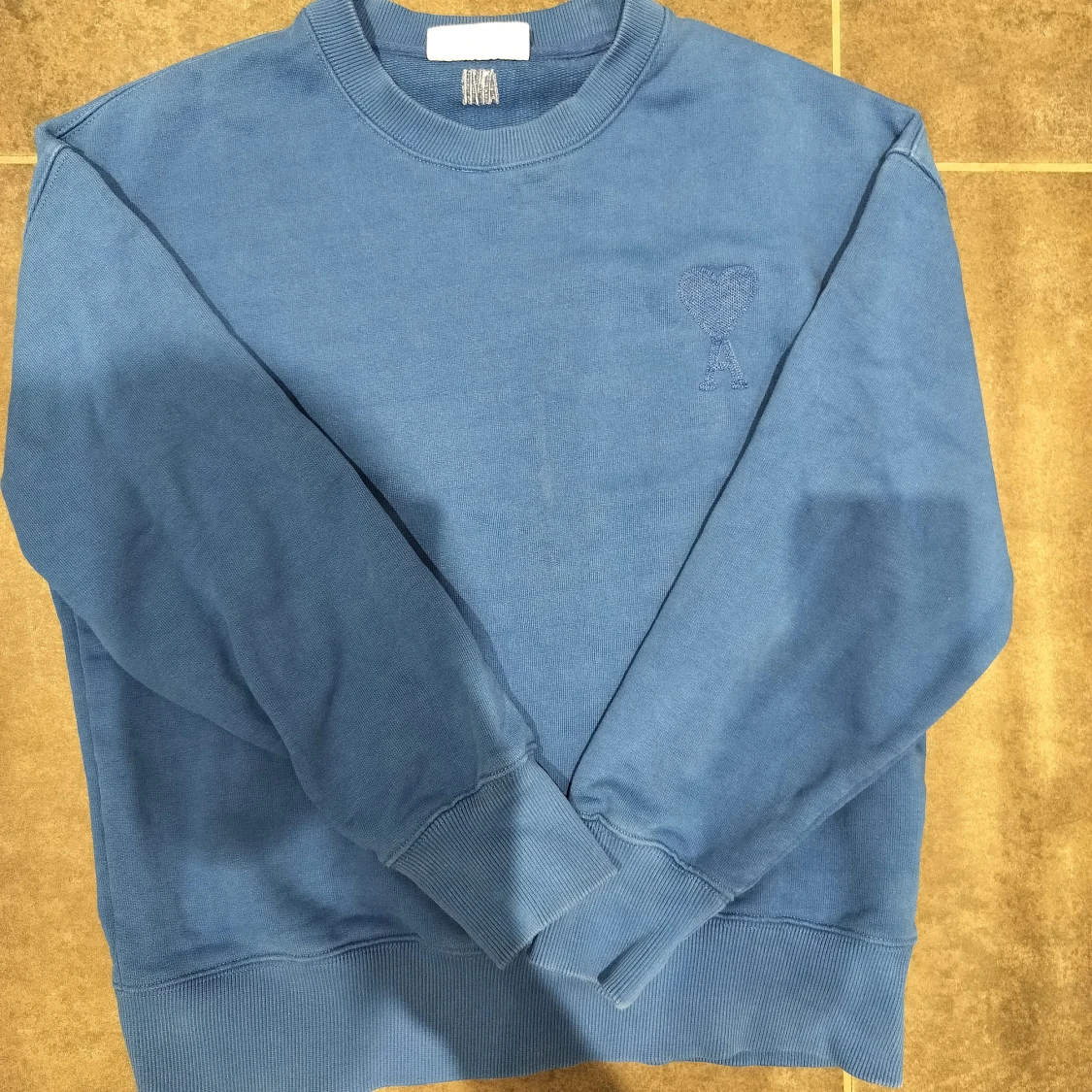 Blå sweatshirt från Ami Paris