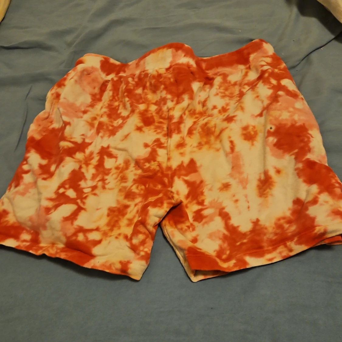 Orange tie-dye shorts från TIKI - 1