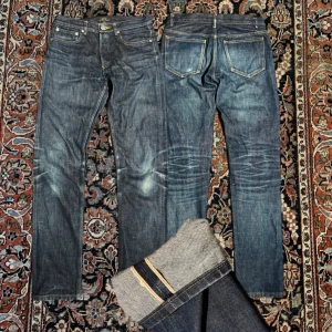 A.P.C Selvedge jeans - Helt galet snygga Apc Selvedge jeans, eftersom de selvedge så kommer dem bara få fetare och fetare tvätt. De är modellen ”petit new standard” Mått: Midja: 36,5cm Längd: 96cm Benöppning: 16cm