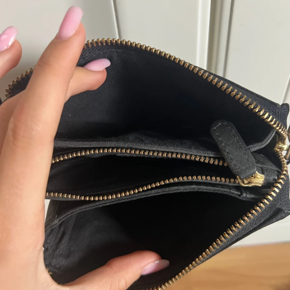 Svart axelväska från Wera - 1