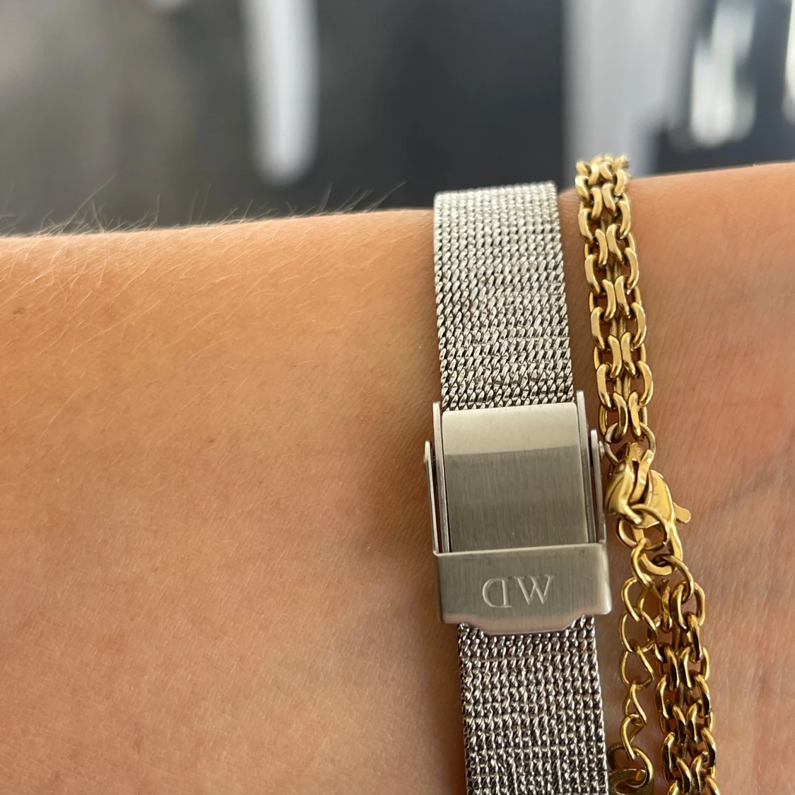 Silverfärgad klocka från Daniel Wellington - 1