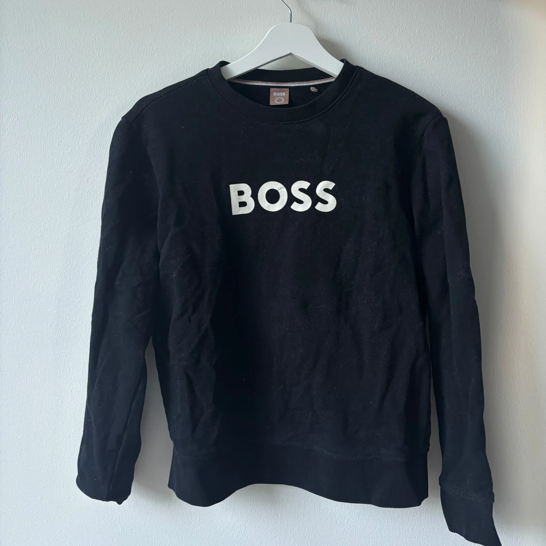 Svart sweatshirt från BOSS