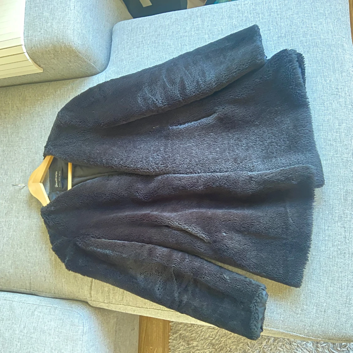 Svart pälsjacka från Stradivarius,S - 1