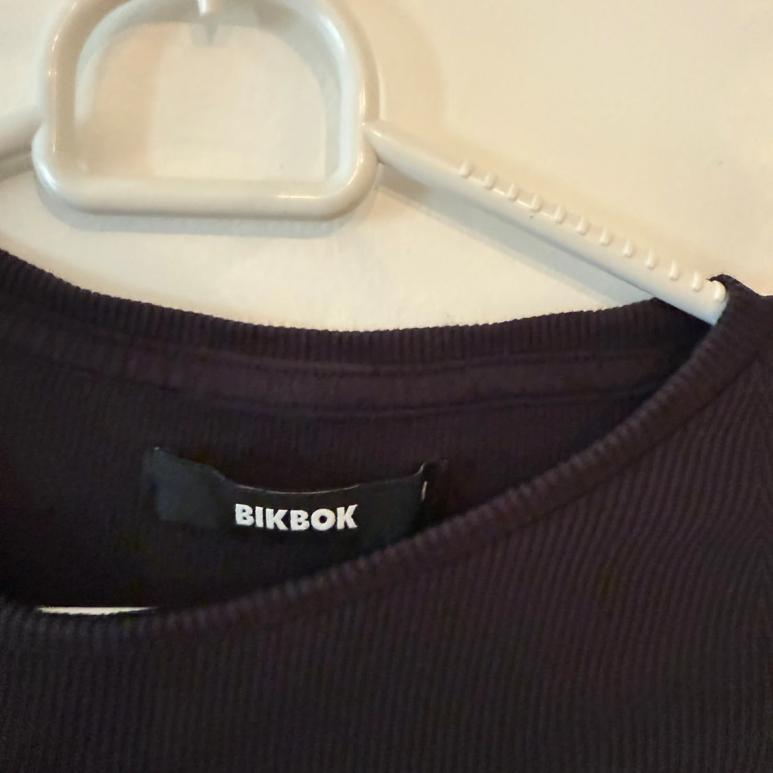 Svart långärmad topp från BikBok - 2