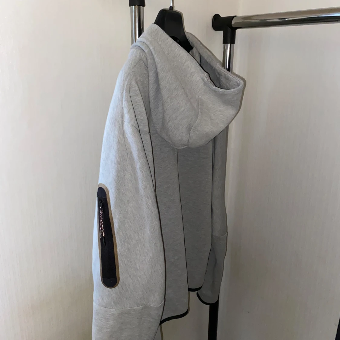 Grå Nike hoodie med dragkedja - 1