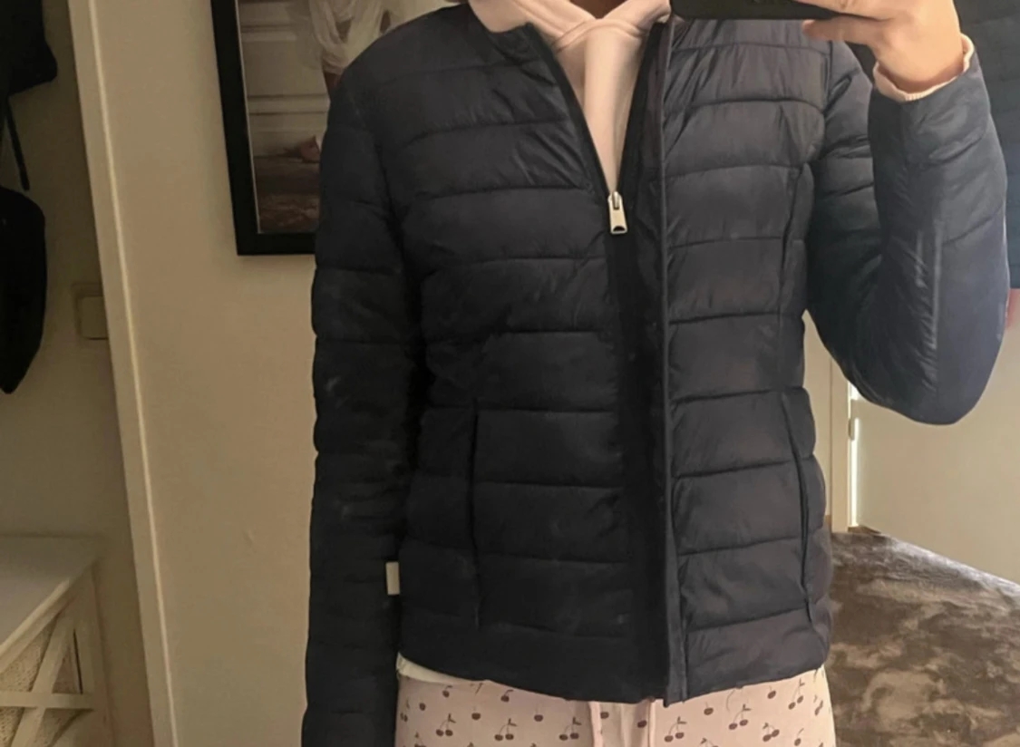 Mörkblå pufferjacka från Vero Moda - 3