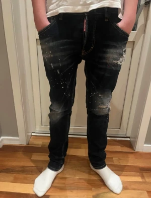 Dsquared2 jeans slim - Dsquared jeans i nyskick. Storlek 44. Skriv vid frågor eller funderingar!