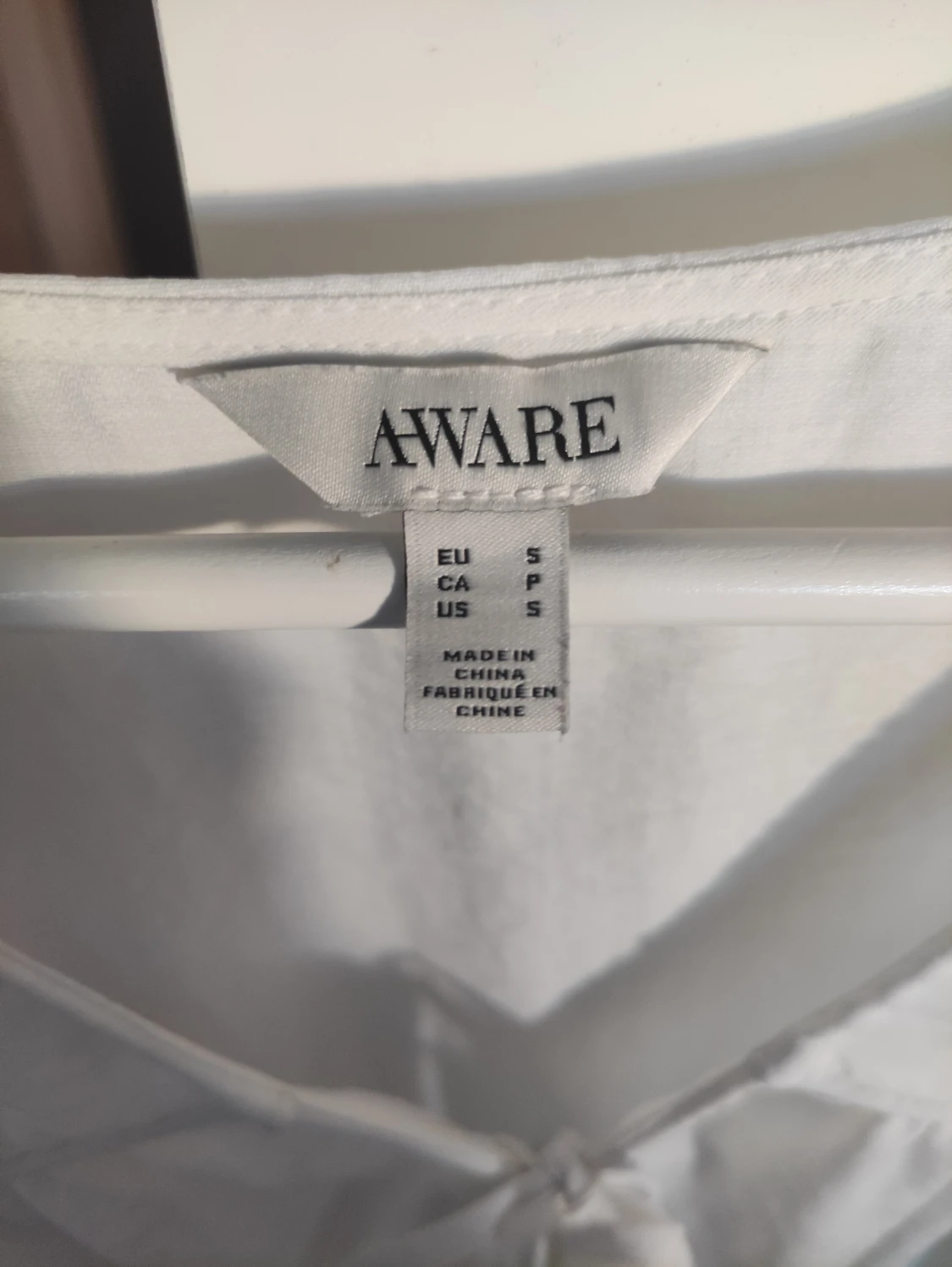 Vit omlottblus med snörning från AWARE - 2