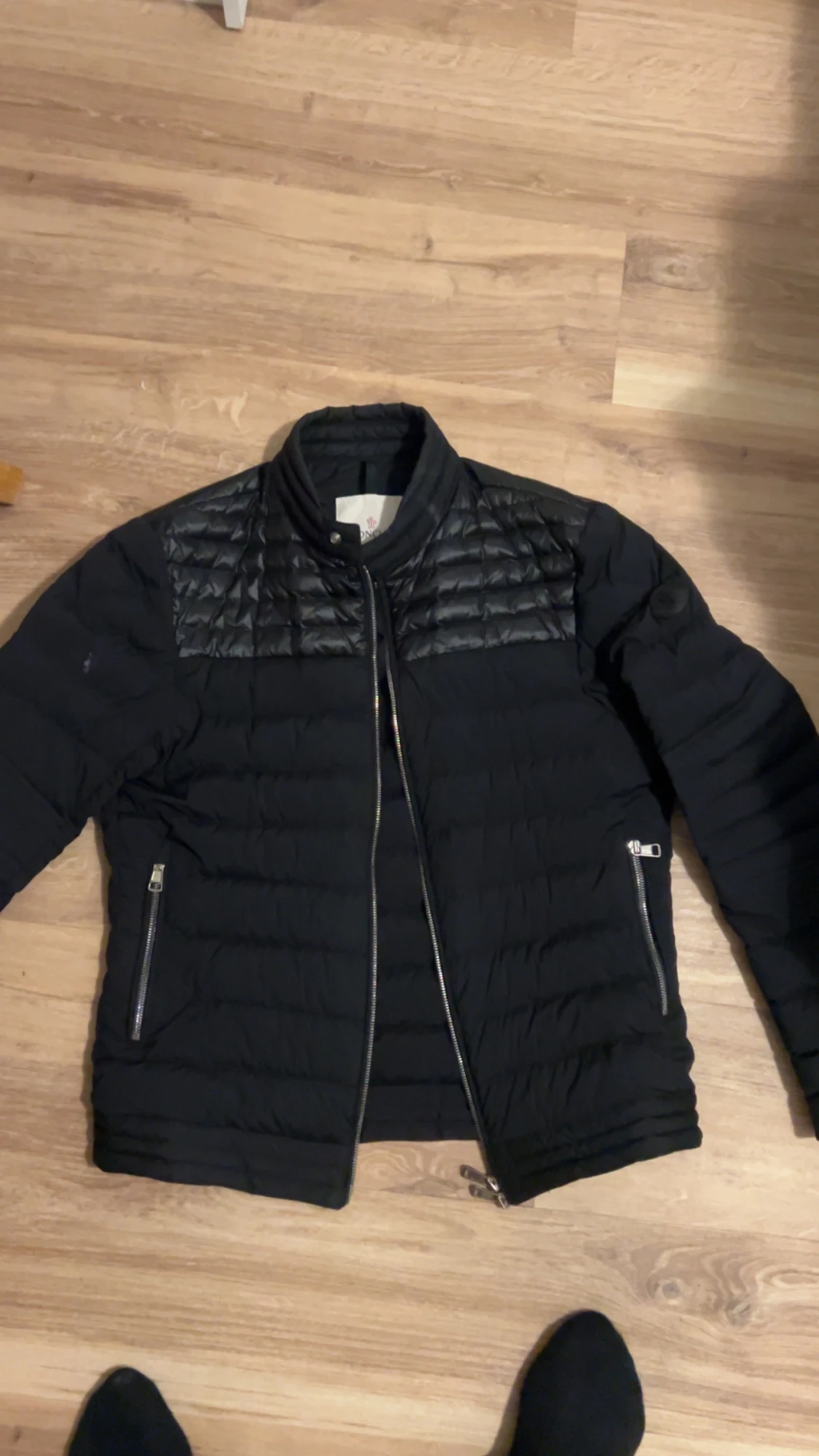 Svart Moncler pufferjacka herr - 1