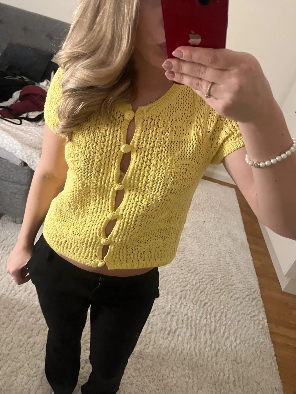 Gul stickad topp