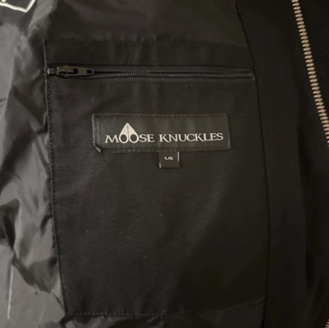 Svart Moose Knuckles dunjacka med päls - 2