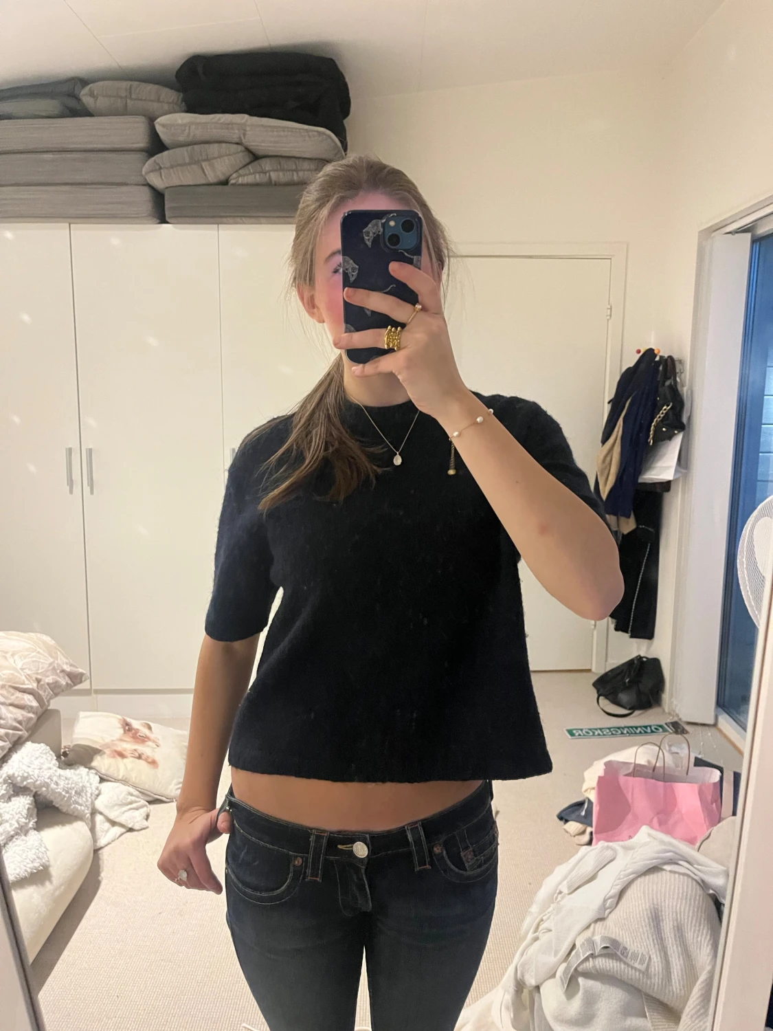 Mörkblå stickad T-shirt Gina Tricot