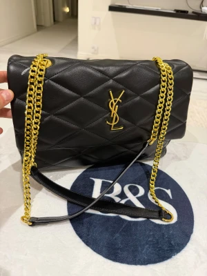 YSL | Women’s black big bag - Condition is used but just as new. Please send an offer :)