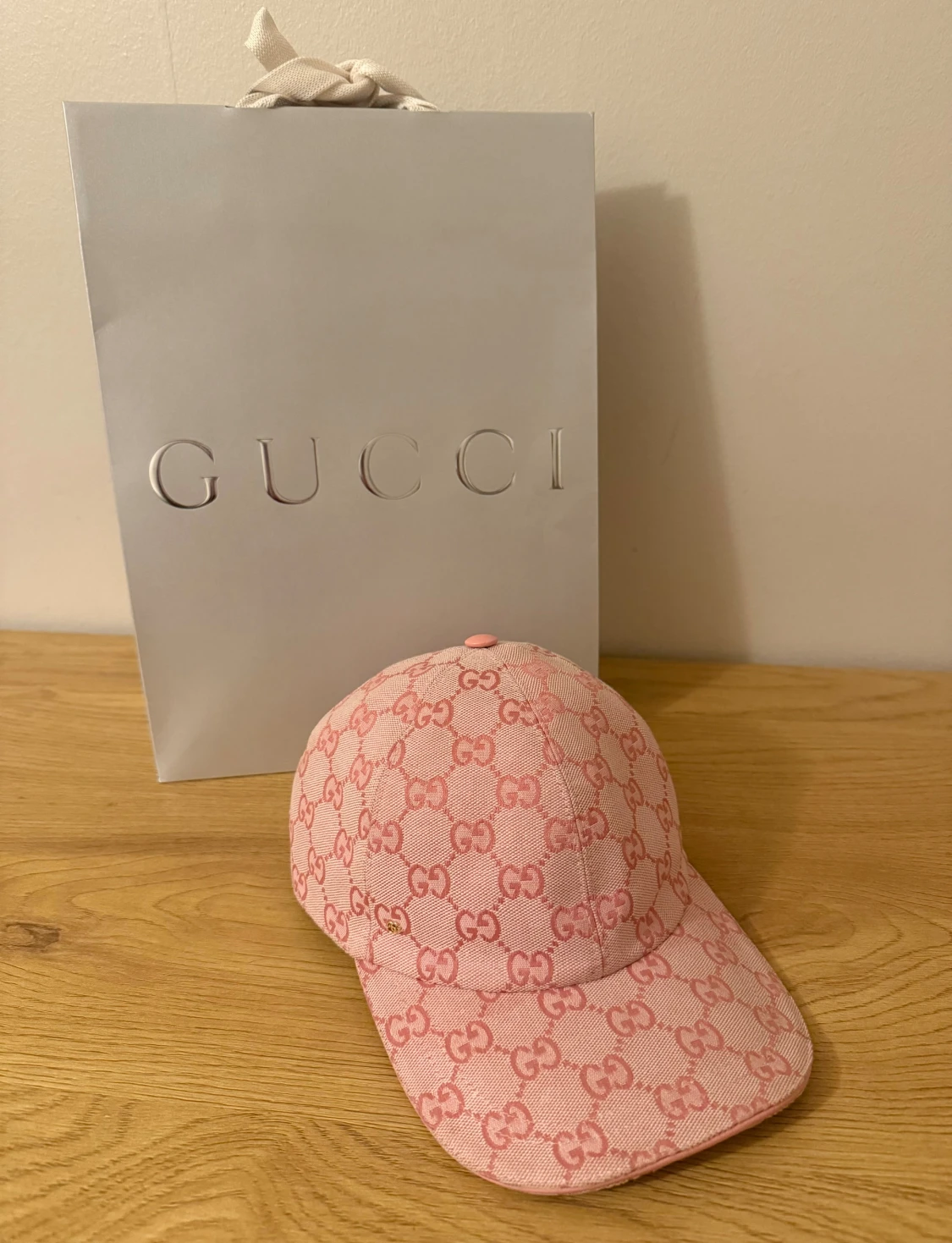 Rosa Gucci keps